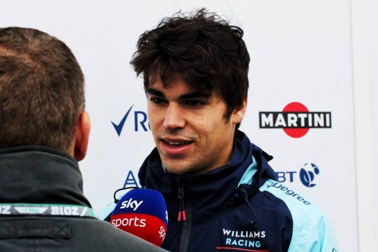 Lance Stroll (CDN) Williams with the media.
18.10.2018. Formula 1 World Championship, Rd 18, United States Grand Prix, Austin, Texas, USA, Preparation Day.
- www.xpbimages.com, EMail: requests@xpbimages.com - copy of publication required for printed pictures. Every used picture is fee-liable. © Copyright: Photo4 / XPB Images