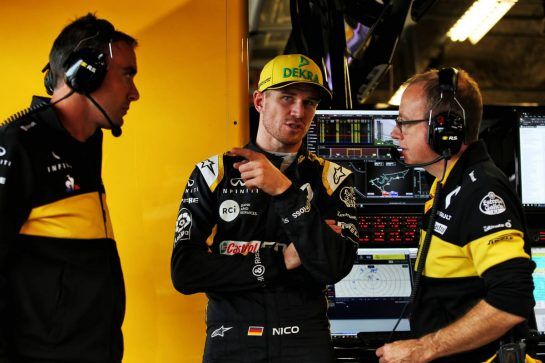 Nico Hulkenberg (GER) Renault Sport F1 Team with Mark Slade (GBR) Renault Sport F1 Team Race Engineer.
19.10.2018. Formula 1 World Championship, Rd 18, United States Grand Prix, Austin, Texas, USA, Practice Day.
- www.xpbimages.com, EMail: requests@xpbimages.com - copy of publication required for printed pictures. Every used picture is fee-liable. © Copyright: Batchelor / XPB Images