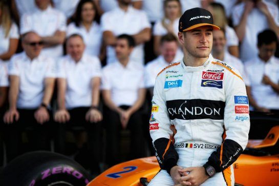 Stoffel Vandoorne (BEL) McLaren MCL33 at a team photograph.
21.10.2018. Formula 1 World Championship, Rd 18, United States Grand Prix, Austin, Texas, USA, Race Day.
- www.xpbimages.com, EMail: requests@xpbimages.com - copy of publication required for printed pictures. Every used picture is fee-liable. © Copyright: Batchelor / XPB Images