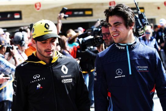 (L to R): Carlos Sainz Jr (ESP) Renault Sport F1 Team and Lance Stroll (CDN) Williams on the drivers parade.
21.10.2018. Formula 1 World Championship, Rd 18, United States Grand Prix, Austin, Texas, USA, Race Day.
- www.xpbimages.com, EMail: requests@xpbimages.com - copy of publication required for printed pictures. Every used picture is fee-liable. © Copyright: Batchelor / XPB Images