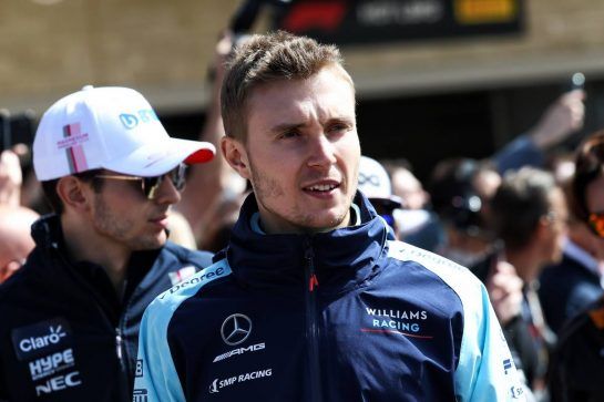 Sergey Sirotkin (RUS) Williams on the drivers parade.
21.10.2018. Formula 1 World Championship, Rd 18, United States Grand Prix, Austin, Texas, USA, Race Day.
- www.xpbimages.com, EMail: requests@xpbimages.com - copy of publication required for printed pictures. Every used picture is fee-liable. © Copyright: Batchelor / XPB Images
