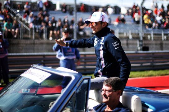 Esteban Ocon (FRA) Racing Point Force India F1 Team on the drivers parade.
21.10.2018. Formula 1 World Championship, Rd 18, United States Grand Prix, Austin, Texas, USA, Race Day.
- www.xpbimages.com, EMail: requests@xpbimages.com - copy of publication required for printed pictures. Every used picture is fee-liable. © Copyright: Photo4 / XPB Images