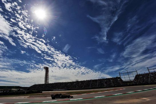 Nico Hulkenberg (GER) Renault Sport F1 Team RS18.
21.10.2018. Formula 1 World Championship, Rd 18, United States Grand Prix, Austin, Texas, USA, Race Day.
- www.xpbimages.com, EMail: requests@xpbimages.com - copy of publication required for printed pictures. Every used picture is fee-liable. © Copyright: Bearne / XPB Images