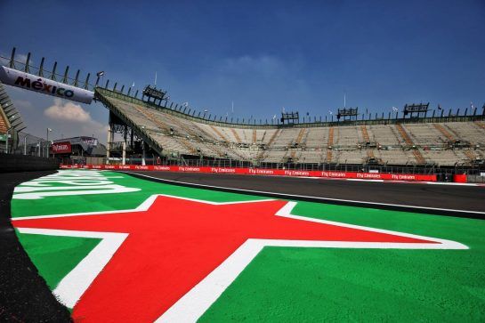 Circuit atmosphere.
25.10.2018. Formula 1 World Championship, Rd 19, Mexican Grand Prix, Mexico City, Mexico, Preparation Day.
- www.xpbimages.com, EMail: requests@xpbimages.com - copy of publication required for printed pictures. Every used picture is fee-liable. © Copyright: Moy / XPB Images