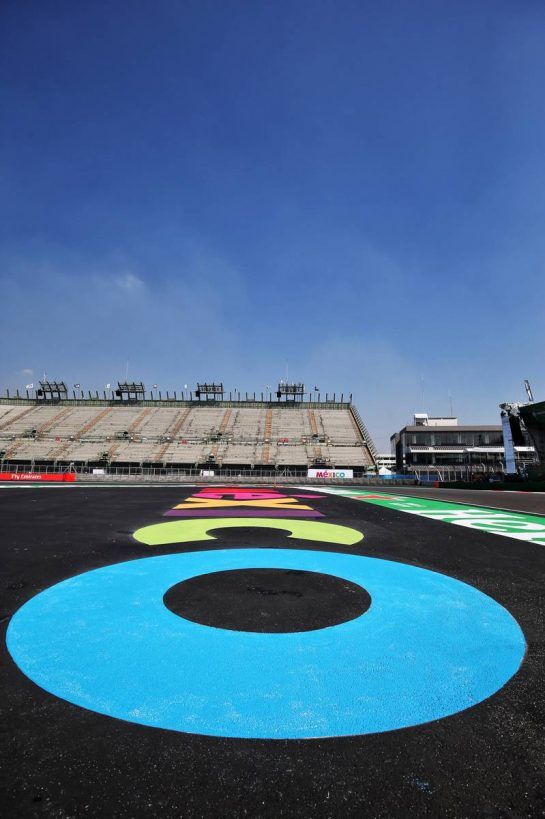 Circuit atmosphere.
25.10.2018. Formula 1 World Championship, Rd 19, Mexican Grand Prix, Mexico City, Mexico, Preparation Day.
- www.xpbimages.com, EMail: requests@xpbimages.com - copy of publication required for printed pictures. Every used picture is fee-liable. © Copyright: Moy / XPB Images