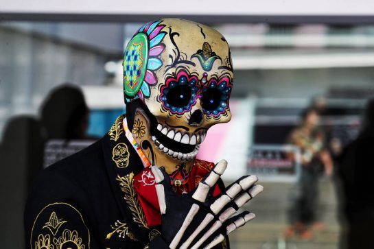 Paddock atmosphere.
25.10.2018. Formula 1 World Championship, Rd 19, Mexican Grand Prix, Mexico City, Mexico, Preparation Day.
- www.xpbimages.com, EMail: requests@xpbimages.com - copy of publication required for printed pictures. Every used picture is fee-liable. © Copyright: Photo4 / XPB Images