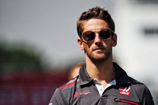 Romain Grosjean (FRA) Haas F1 Team walks the circuit.
25.10.2018. Formula 1 World Championship, Rd 19, Mexican Grand Prix, Mexico City, Mexico, Preparation Day.
- www.xpbimages.com, EMail: requests@xpbimages.com - copy of publication required for printed pictures. Every used picture is fee-liable. © Copyright: Batchelor / XPB Images