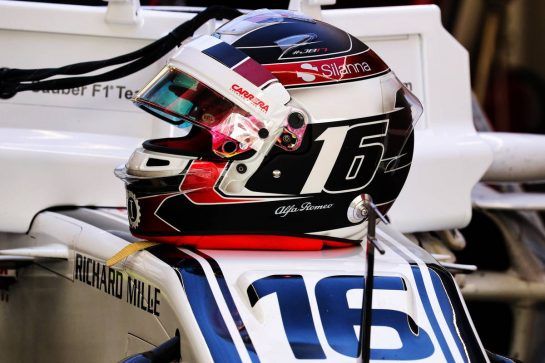 The helmet of Charles Leclerc (MON) Sauber F1 Team C37.
27.10.2018. Formula 1 World Championship, Rd 19, Mexican Grand Prix, Mexico City, Mexico, Qualifying Day.
- www.xpbimages.com, EMail: requests@xpbimages.com - copy of publication required for printed pictures. Every used picture is fee-liable. © Copyright: Batchelor / XPB Images