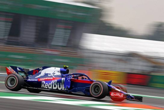 Pierre Gasly (FRA) Scuderia Toro Rosso 
27.10.2018. Formula 1 World Championship, Rd 19, Mexican Grand Prix, Mexico City, Mexico, Qualifying Day.
- www.xpbimages.com, EMail: requests@xpbimages.com - copy of publication required for printed pictures. Every used picture is fee-liable. © Copyright: Charniaux / XPB Images