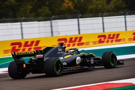 Carlos Sainz Jr (ESP) Renault Sport F1 Team RS18.
27.10.2018. Formula 1 World Championship, Rd 19, Mexican Grand Prix, Mexico City, Mexico, Qualifying Day.
- www.xpbimages.com, EMail: requests@xpbimages.com - copy of publication required for printed pictures. Every used picture is fee-liable. © Copyright: Photo4 / XPB Images