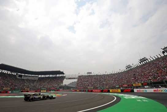 Nico Hulkenberg (GER) Renault Sport F1 Team 
27.10.2018. Formula 1 World Championship, Rd 19, Mexican Grand Prix, Mexico City, Mexico, Qualifying Day.
- www.xpbimages.com, EMail: requests@xpbimages.com - copy of publication required for printed pictures. Every used picture is fee-liable. © Copyright: Charniaux / XPB Images