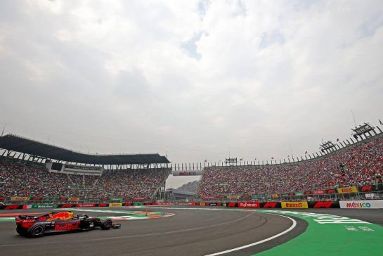 Max Verstappen (NLD) Red Bull Racing 
27.10.2018. Formula 1 World Championship, Rd 19, Mexican Grand Prix, Mexico City, Mexico, Qualifying Day.
- www.xpbimages.com, EMail: requests@xpbimages.com - copy of publication required for printed pictures. Every used picture is fee-liable. © Copyright: Charniaux / XPB Images