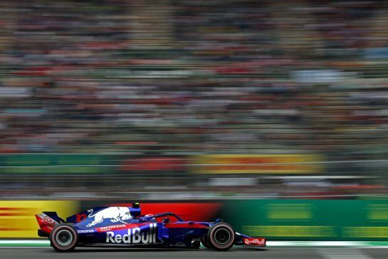 Pierre Gasly (FRA) Scuderia Toro Rosso 
27.10.2018. Formula 1 World Championship, Rd 19, Mexican Grand Prix, Mexico City, Mexico, Qualifying Day.
- www.xpbimages.com, EMail: requests@xpbimages.com - copy of publication required for printed pictures. Every used picture is fee-liable. © Copyright: Charniaux / XPB Images