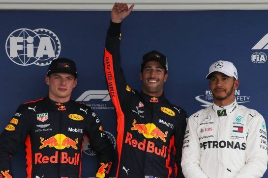 Pole for Daniel Ricciardo (AUS) Red Bull Racing RB14, 2nd for Max Verstappen (NLD) Red Bull Racing RB14 and 3rd for Lewis Hamilton (GBR) Mercedes AMG F1 W09.
27.10.2018. Formula 1 World Championship, Rd 19, Mexican Grand Prix, Mexico City, Mexico, Qualifying Day.
- www.xpbimages.com, EMail: requests@xpbimages.com - copy of publication required for printed pictures. Every used picture is fee-liable. © Copyright: Batchelor / XPB Images