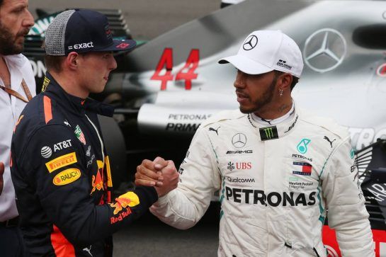 Max Verstappen (NLD) Red Bull Racing RB14 and Lewis Hamilton (GBR) Mercedes AMG F1 W09.
27.10.2018. Formula 1 World Championship, Rd 19, Mexican Grand Prix, Mexico City, Mexico, Qualifying Day.
- www.xpbimages.com, EMail: requests@xpbimages.com - copy of publication required for printed pictures. Every used picture is fee-liable. © Copyright: Batchelor / XPB Images