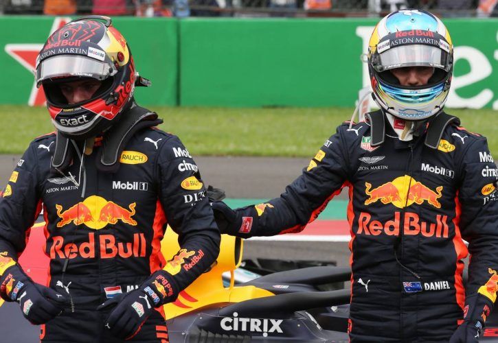 Max Verstappen (NLD) Red Bull Racing RB14 and pole for Daniel Ricciardo (AUS) Red Bull Racing RB14.