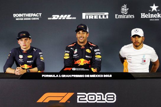 Qualifying top three in the FIA Press Conference (L to R): Max Verstappen (NLD) Red Bull Racing, second; Daniel Ricciardo (AUS) Red Bull Racing, pole position; Lewis Hamilton (GBR) Mercedes AMG F1, third.
27.10.2018. Formula 1 World Championship, Rd 19, Mexican Grand Prix, Mexico City, Mexico, Qualifying Day.
- www.xpbimages.com, EMail: requests@xpbimages.com - copy of publication required for printed pictures. Every used picture is fee-liable. © Copyright: Bearne / XPB Images