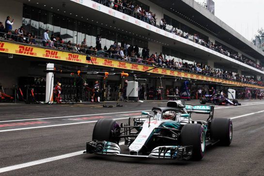 Lewis Hamilton (GBR) Mercedes AMG F1 W09 leaves the pits.
27.10.2018. Formula 1 World Championship, Rd 19, Mexican Grand Prix, Mexico City, Mexico, Qualifying Day.
- www.xpbimages.com, EMail: requests@xpbimages.com - copy of publication required for printed pictures. Every used picture is fee-liable. © Copyright: Batchelor / XPB Images