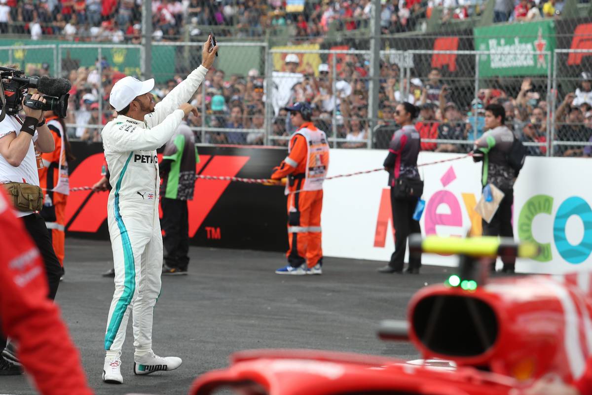 Lewis Hamilton (GBR) Mercedes AMG F1