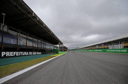 Track atmosphere
08.11.2018. Formula 1 World Championship, Rd 20, Brazilian Grand Prix, Sao Paulo, Brazil, Preparation Day.
- www.xpbimages.com, EMail: requests@xpbimages.com - copy of publication required for printed pictures. Every used picture is fee-liable. © Copyright: Charniaux / XPB Images