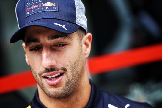 Daniel Ricciardo (AUS) Red Bull Racing.
08.11.2018. Formula 1 World Championship, Rd 20, Brazilian Grand Prix, Sao Paulo, Brazil, Preparation Day.
- www.xpbimages.com, EMail: requests@xpbimages.com - copy of publication required for printed pictures. Every used picture is fee-liable. © Copyright: Batchelor / XPB Images