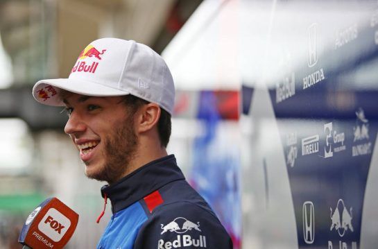 Pierre Gasly (FRA) Scuderia Toro Rosso 
08.11.2018. Formula 1 World Championship, Rd 20, Brazilian Grand Prix, Sao Paulo, Brazil, Preparation Day.
- www.xpbimages.com, EMail: requests@xpbimages.com - copy of publication required for printed pictures. Every used picture is fee-liable. © Copyright: Charniaux / XPB Images
