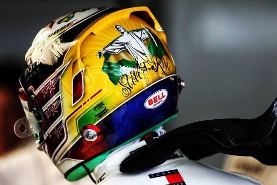Lewis Hamilton (GBR) Mercedes AMG F1 - helmet.
09.11.2018. Formula 1 World Championship, Rd 20, Brazilian Grand Prix, Sao Paulo, Brazil, Practice Day.
- www.xpbimages.com, EMail: requests@xpbimages.com - copy of publication required for printed pictures. Every used picture is fee-liable. © Copyright: Batchelor / XPB Images
