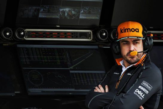 Fernando Alonso (ESP) McLaren.
09.11.2018. Formula 1 World Championship, Rd 20, Brazilian Grand Prix, Sao Paulo, Brazil, Practice Day.
- www.xpbimages.com, EMail: requests@xpbimages.com - copy of publication required for printed pictures. Every used picture is fee-liable. © Copyright: Batchelor / XPB Images