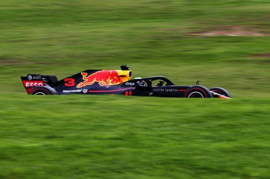 Daniel Ricciardo (AUS) Red Bull Racing RB14.
09.11.2018. Formula 1 World Championship, Rd 20, Brazilian Grand Prix, Sao Paulo, Brazil, Practice Day.
- www.xpbimages.com, EMail: requests@xpbimages.com - copy of publication required for printed pictures. Every used picture is fee-liable. © Copyright: Moy / XPB Images