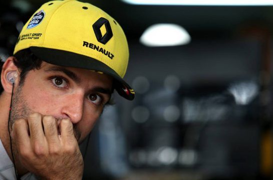 Carlos Sainz Jr (ESP) Renault F1 Team 
10.11.2018. Formula 1 World Championship, Rd 20, Brazilian Grand Prix, Sao Paulo, Brazil, Qualifying Day.
- www.xpbimages.com, EMail: requests@xpbimages.com - copy of publication required for printed pictures. Every used picture is fee-liable. © Copyright: Charniaux / XPB Images