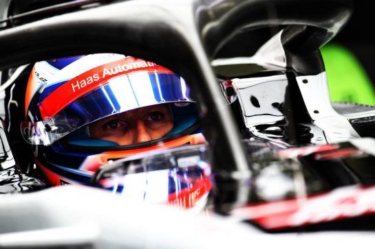 Romain Grosjean (FRA) Haas F1 Team VF-18.
10.11.2018. Formula 1 World Championship, Rd 20, Brazilian Grand Prix, Sao Paulo, Brazil, Qualifying Day.
- www.xpbimages.com, EMail: requests@xpbimages.com - copy of publication required for printed pictures. Every used picture is fee-liable. © Copyright: Batchelor / XPB Images