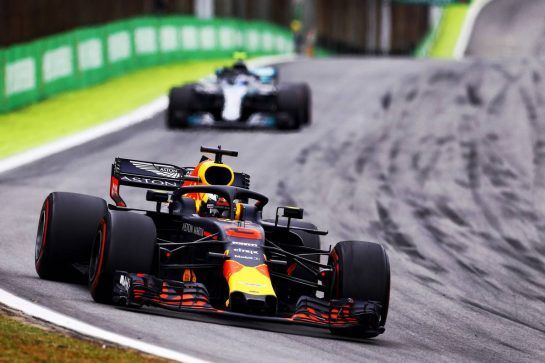 Daniel Ricciardo (AUS) Red Bull Racing RB14.
10.11.2018. Formula 1 World Championship, Rd 20, Brazilian Grand Prix, Sao Paulo, Brazil, Qualifying Day.
- www.xpbimages.com, EMail: requests@xpbimages.com - copy of publication required for printed pictures. Every used picture is fee-liable. © Copyright: Photo4 / XPB Images