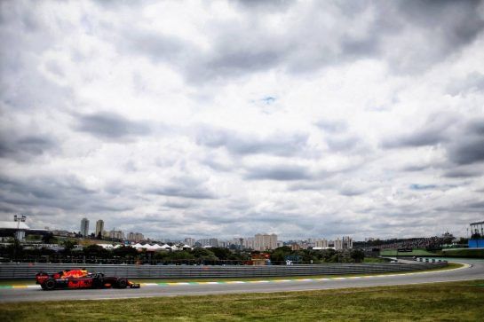 Daniel Ricciardo (AUS) Red Bull Racing RB14.
10.11.2018. Formula 1 World Championship, Rd 20, Brazilian Grand Prix, Sao Paulo, Brazil, Qualifying Day.
- www.xpbimages.com, EMail: requests@xpbimages.com - copy of publication required for printed pictures. Every used picture is fee-liable. © Copyright: Photo4 / XPB Images