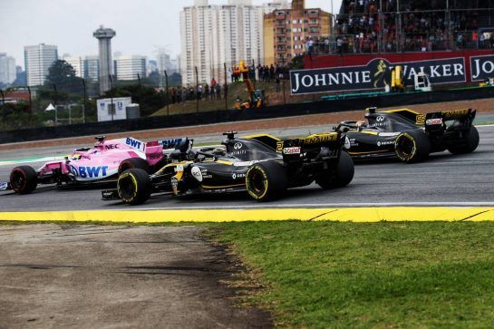 Nico Hulkenberg (GER) Renault Sport F1 Team RS18 and Carlos Sainz Jr (ESP) Renault Sport F1 Team RS18 battle for position.
11.11.2018. Formula 1 World Championship, Rd 20, Brazilian Grand Prix, Sao Paulo, Brazil, Race Day.
- www.xpbimages.com, EMail: requests@xpbimages.com - copy of publication required for printed pictures. Every used picture is fee-liable. © Copyright: Batchelor / XPB Images