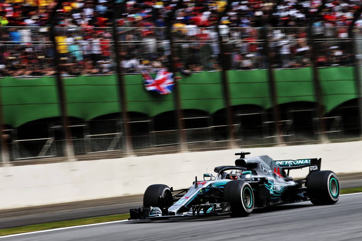 Lewis Hamilton (GBR) Mercedes AMG F1 W09.