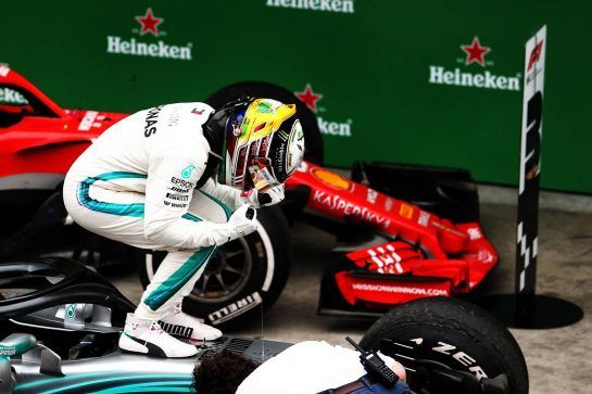 Race winner Lewis Hamilton (GBR) Mercedes AMG F1 W09 celebrates in parc ferme.
11.11.2018. Formula 1 World Championship, Rd 20, Brazilian Grand Prix, Sao Paulo, Brazil, Race Day.
- www.xpbimages.com, EMail: requests@xpbimages.com - copy of publication required for printed pictures. Every used picture is fee-liable. © Copyright: Moy / XPB Images
