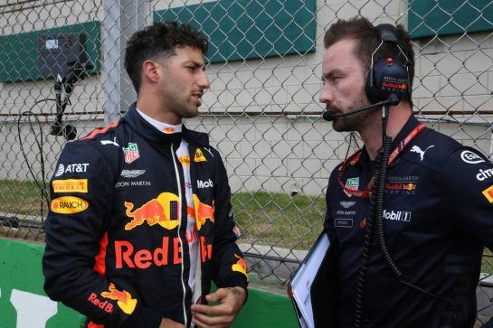 Daniel Ricciardo (AUS) Red Bull Racing RB14.
11.11.2018. Formula 1 World Championship, Rd 20, Brazilian Grand Prix, Sao Paulo, Brazil, Race Day.
- www.xpbimages.com, EMail: requests@xpbimages.com - copy of publication required for printed pictures. Every used picture is fee-liable. © Copyright: Batchelor / XPB Images