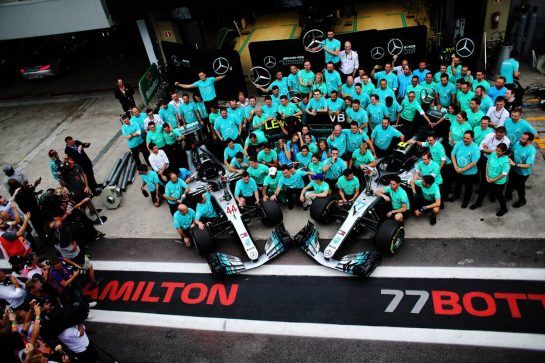 Lewis Hamilton (GBR) Mercedes AMG F1; Toto Wolff (GER) Mercedes AMG F1 Shareholder and Executive Director; and Valtteri Bottas (FIN) Mercedes AMG celebrate winning the Contructor's Championship with the team.
11.11.2018. Formula 1 World Championship, Rd 20, Brazilian Grand Prix, Sao Paulo, Brazil, Race Day.
- www.xpbimages.com, EMail: requests@xpbimages.com - copy of publication required for printed pictures. Every used picture is fee-liable. © Copyright: Photo4 / XPB Images