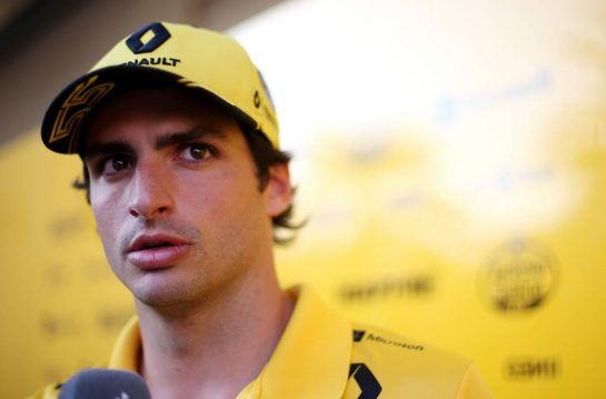 Carlos Sainz Jr (ESP) Renault F1 Team 22.11.2018. Formula 1 World Championship, Rd 21, Abu Dhabi Grand Prix, Yas Marina Circuit, Abu Dhabi, Preparation Day.
- www.xpbimages.com, EMail: requests@xpbimages.com - copy of publication required for printed pictures. Every used picture is fee-liable. © Copyright: Charniaux / XPB Images