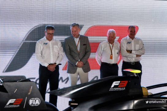 The 2019 F3 car is unveiled by Sean Bratches (USA) Formula 1 Managing Director, Commercial Operations Bruno Michel (FRA) F2 CEO, and Charlie Whiting (GBR) FIA Delegate.
22.11.2018. Formula 1 World Championship, Rd 21, Abu Dhabi Grand Prix, Yas Marina Circuit, Abu Dhabi, Preparation Day.
- www.xpbimages.com, EMail: requests@xpbimages.com - copy of publication required for printed pictures. Every used picture is fee-liable. © Copyright: Photo4 / XPB Images