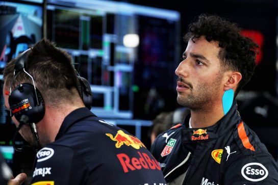 Daniel Ricciardo (AUS) Red Bull Racing.
23.11.2018. Formula 1 World Championship, Rd 21, Abu Dhabi Grand Prix, Yas Marina Circuit, Abu Dhabi, Practice Day.
- www.xpbimages.com, EMail: requests@xpbimages.com - copy of publication required for printed pictures. Every used picture is fee-liable. © Copyright: Batchelor / XPB Images