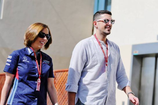 Claire Williams (GBR) Williams Deputy Team Principal with her husban Marc Harris (GBR).
23.11.2018. Formula 1 World Championship, Rd 21, Abu Dhabi Grand Prix, Yas Marina Circuit, Abu Dhabi, Practice Day.
- www.xpbimages.com, EMail: requests@xpbimages.com - copy of publication required for printed pictures. Every used picture is fee-liable. © Copyright: Batchelor / XPB Images