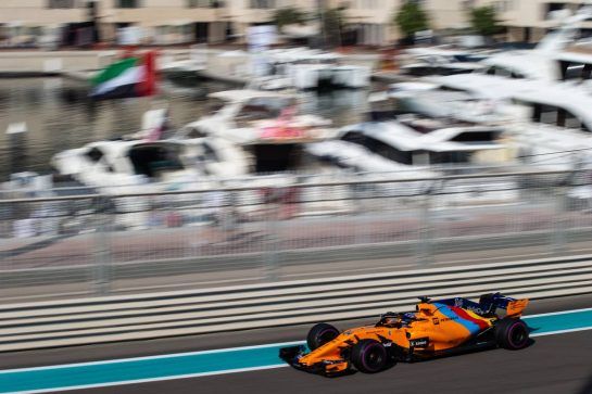 Fernando Alonso (ESP) McLaren MCL33.
23.11.2018. Formula 1 World Championship, Rd 21, Abu Dhabi Grand Prix, Yas Marina Circuit, Abu Dhabi, Practice Day.
- www.xpbimages.com, EMail: requests@xpbimages.com - copy of publication required for printed pictures. Every used picture is fee-liable. © Copyright: Bearne / XPB Images