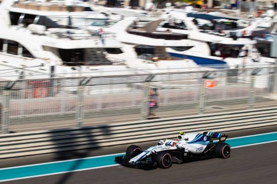 Robert Kubica (POL) Williams FW41 Reserve and Development Driver.
23.11.2018. Formula 1 World Championship, Rd 21, Abu Dhabi Grand Prix, Yas Marina Circuit, Abu Dhabi, Practice Day.
- www.xpbimages.com, EMail: requests@xpbimages.com - copy of publication required for printed pictures. Every used picture is fee-liable. © Copyright: Bearne / XPB Images