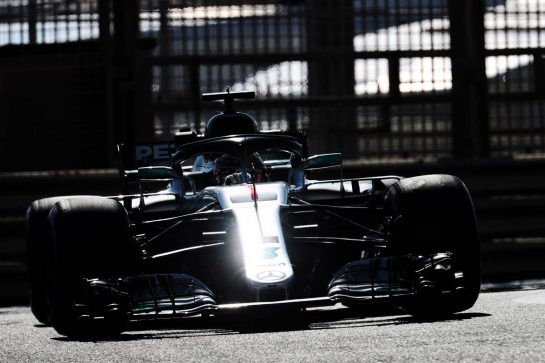 Lewis Hamilton (GBR) Mercedes AMG F1 W09.
23.11.2018. Formula 1 World Championship, Rd 21, Abu Dhabi Grand Prix, Yas Marina Circuit, Abu Dhabi, Practice Day.
- www.xpbimages.com, EMail: requests@xpbimages.com - copy of publication required for printed pictures. Every used picture is fee-liable. © Copyright: Photo4 / XPB Images
