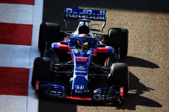 Brendon Hartley (NZL) Scuderia Toro Rosso STR13.
23.11.2018. Formula 1 World Championship, Rd 21, Abu Dhabi Grand Prix, Yas Marina Circuit, Abu Dhabi, Practice Day.
- www.xpbimages.com, EMail: requests@xpbimages.com - copy of publication required for printed pictures. Every used picture is fee-liable. © Copyright: Photo4 / XPB Images