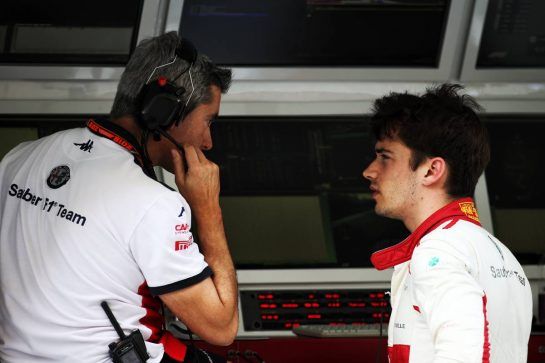 Charles Leclerc (MON) Sauber F1 Team.
24.11.2018. Formula 1 World Championship, Rd 21, Abu Dhabi Grand Prix, Yas Marina Circuit, Abu Dhabi, Qualifying Day.
- www.xpbimages.com, EMail: requests@xpbimages.com - copy of publication required for printed pictures. Every used picture is fee-liable. © Copyright: Batchelor / XPB Images