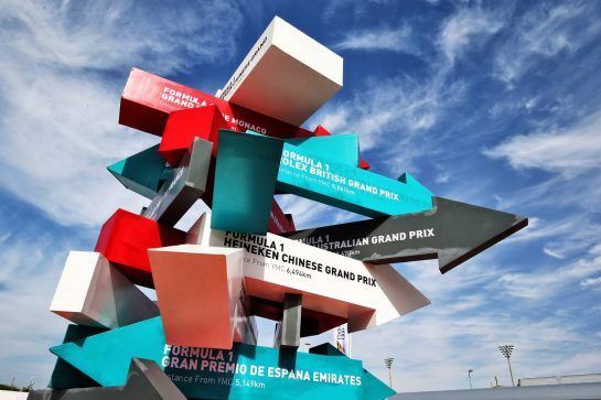 Circuit atmosphere.
24.11.2018. Formula 1 World Championship, Rd 21, Abu Dhabi Grand Prix, Yas Marina Circuit, Abu Dhabi, Qualifying Day.
- www.xpbimages.com, EMail: requests@xpbimages.com - copy of publication required for printed pictures. Every used picture is fee-liable. © Copyright: Moy / XPB Images