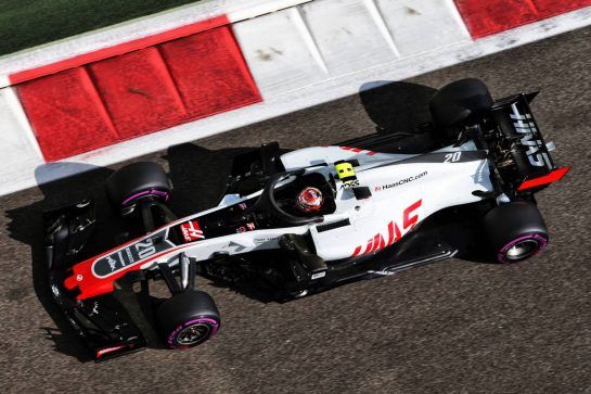 Kevin Magnussen (DEN) Haas VF-18.
24.11.2018. Formula 1 World Championship, Rd 21, Abu Dhabi Grand Prix, Yas Marina Circuit, Abu Dhabi, Qualifying Day.
- www.xpbimages.com, EMail: requests@xpbimages.com - copy of publication required for printed pictures. Every used picture is fee-liable. © Copyright: Moy / XPB Images