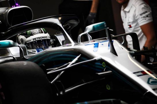 Valtteri Bottas (FIN) Mercedes AMG F1 W09.
24.11.2018. Formula 1 World Championship, Rd 21, Abu Dhabi Grand Prix, Yas Marina Circuit, Abu Dhabi, Qualifying Day.
- www.xpbimages.com, EMail: requests@xpbimages.com - copy of publication required for printed pictures. Every used picture is fee-liable. © Copyright: Batchelor / XPB Images